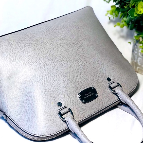 Michael Kors Bag - Picture 3 of 10